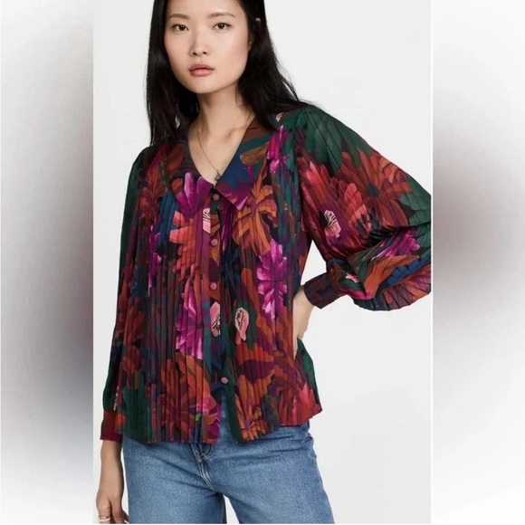 FARM Rio Colorful Pleated Blouse - Picture 2 of 10